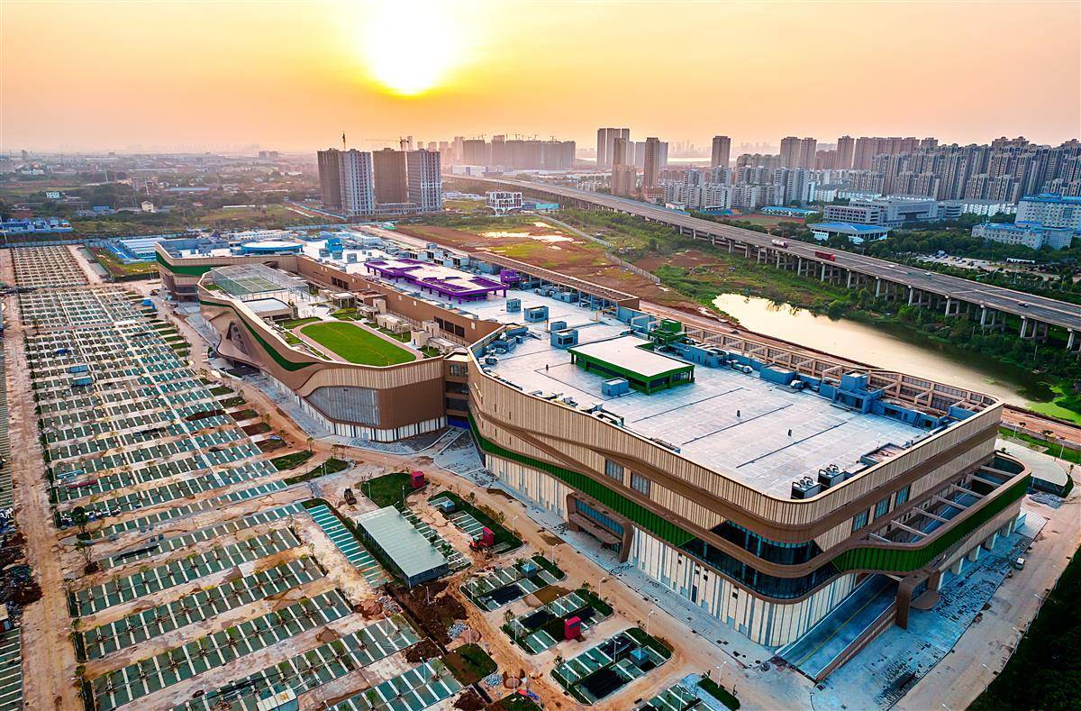 中建八局承建的武汉市江夏永旺梦乐城项目竣工 